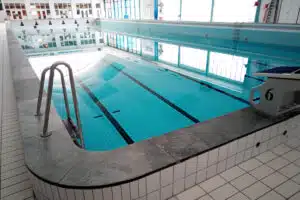 Het 50 m wedstrijdbad van Sportfondsenbad Nijmegen-West.